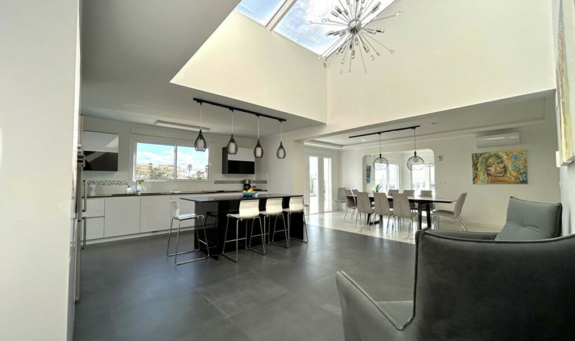 Resale - House -
El Faro