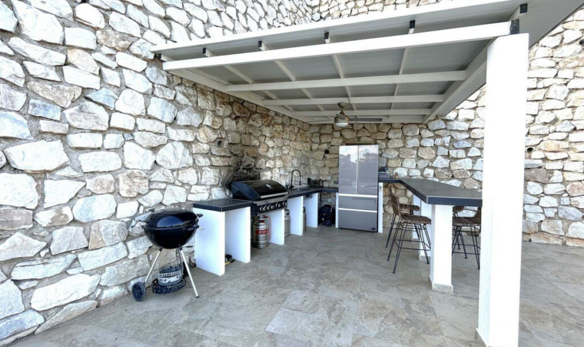 Resale - House -
El Faro