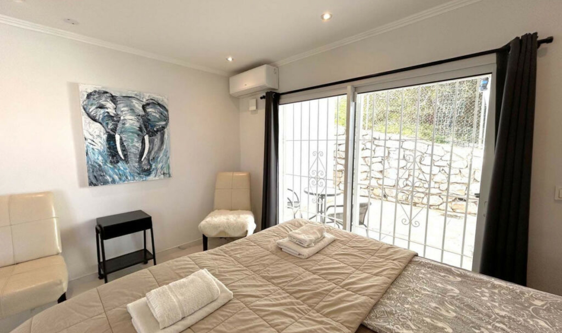 Resale - House -
El Faro