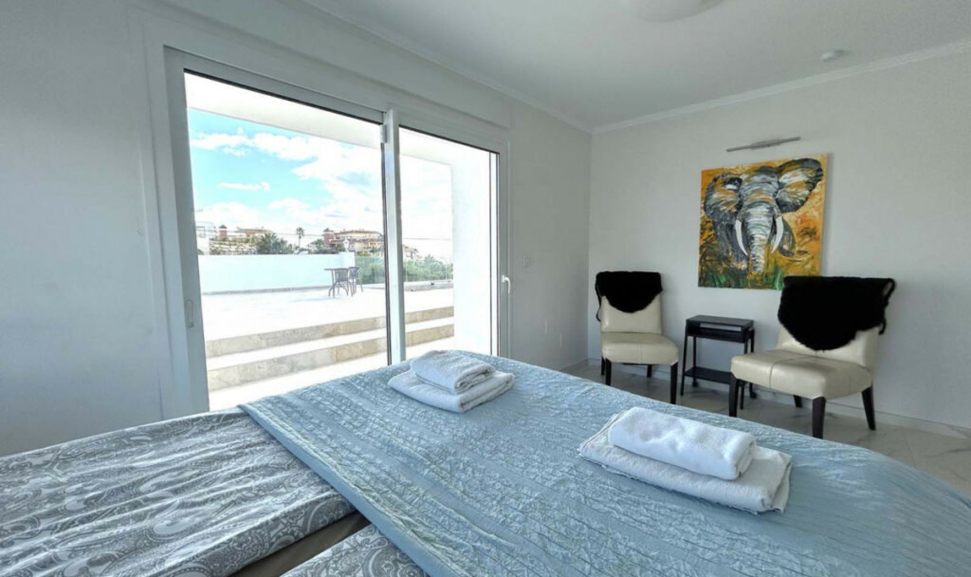 Resale - House -
El Faro