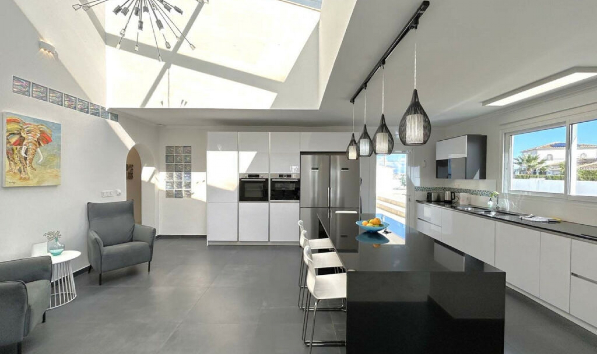 Resale - House -
El Faro