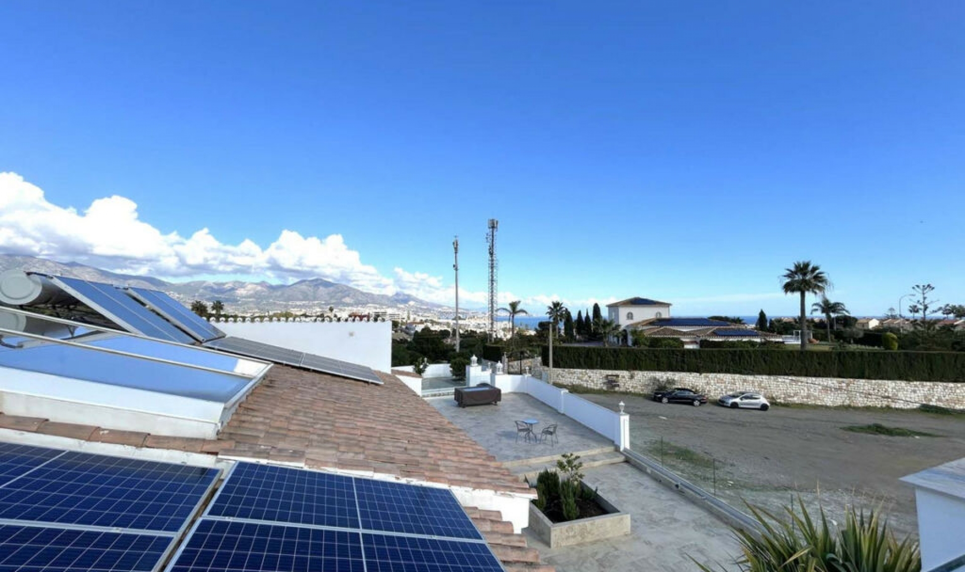 Resale - House -
El Faro