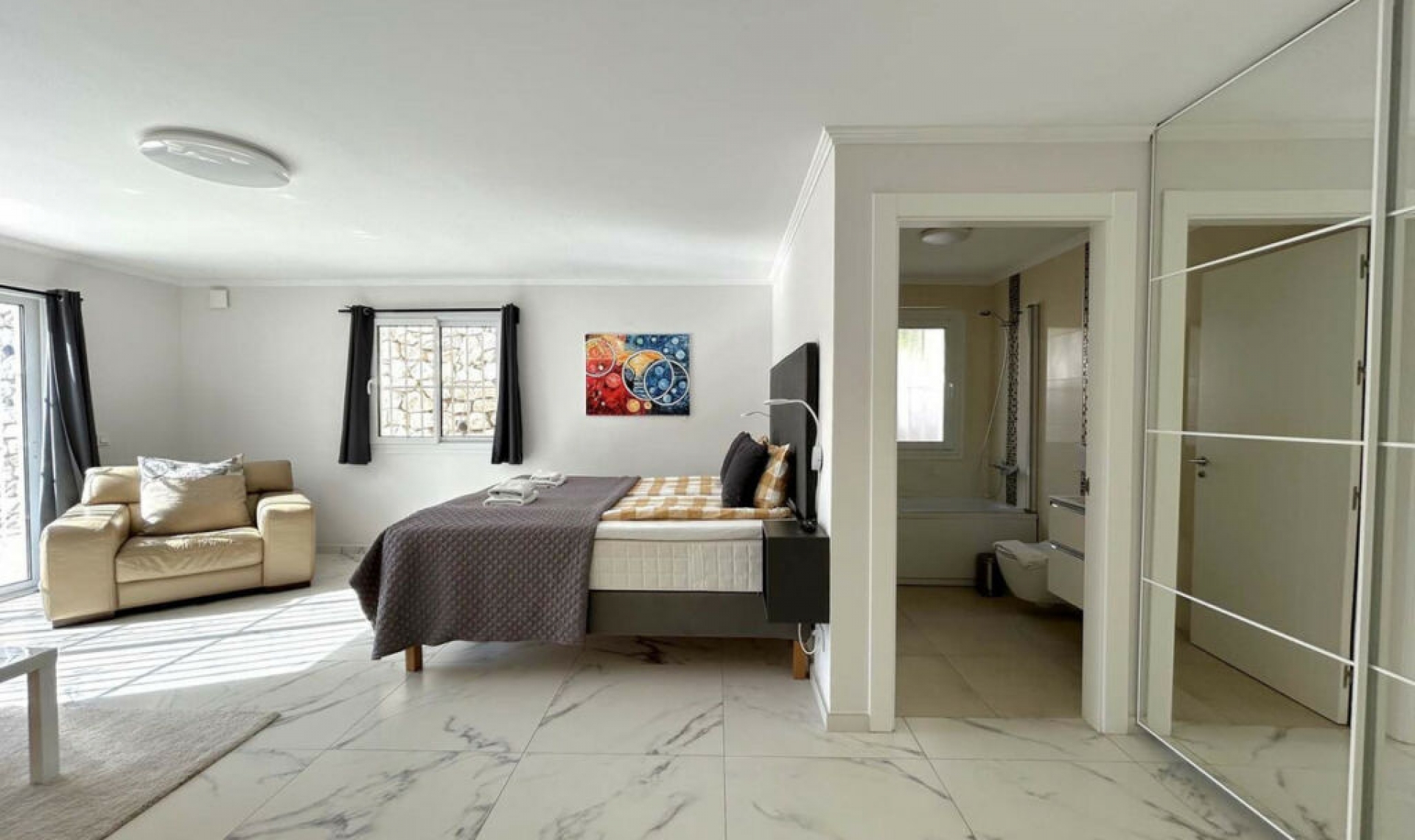 Resale - House -
El Faro