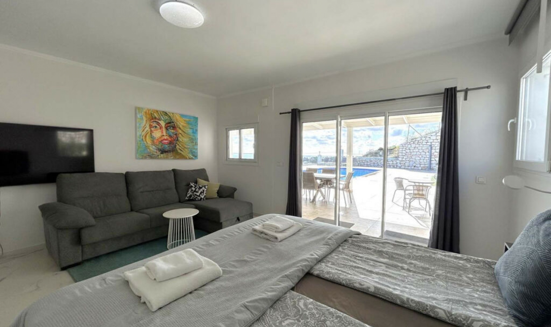 Resale - House -
El Faro