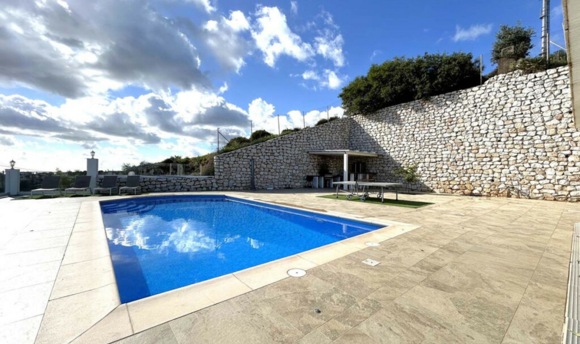 Resale - House -
El Faro