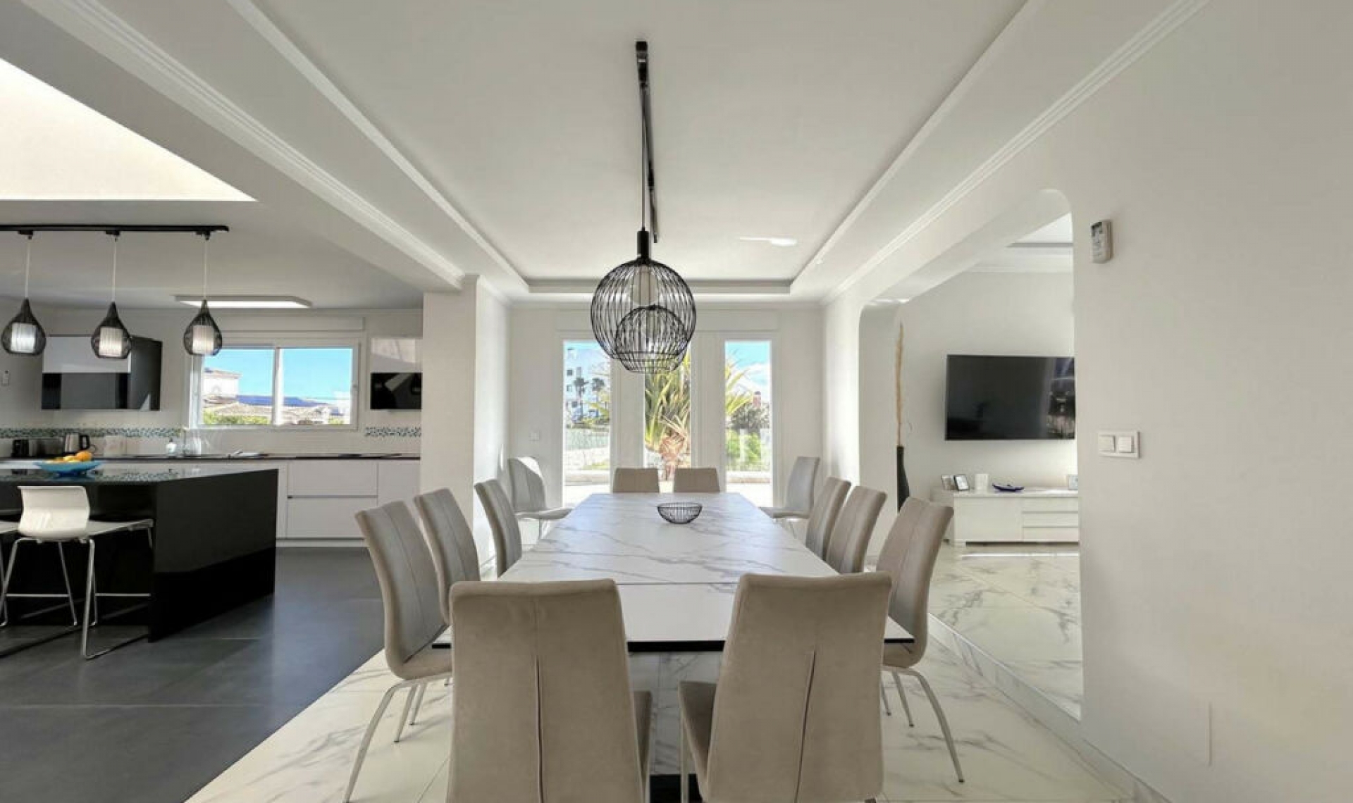 Resale - House -
El Faro