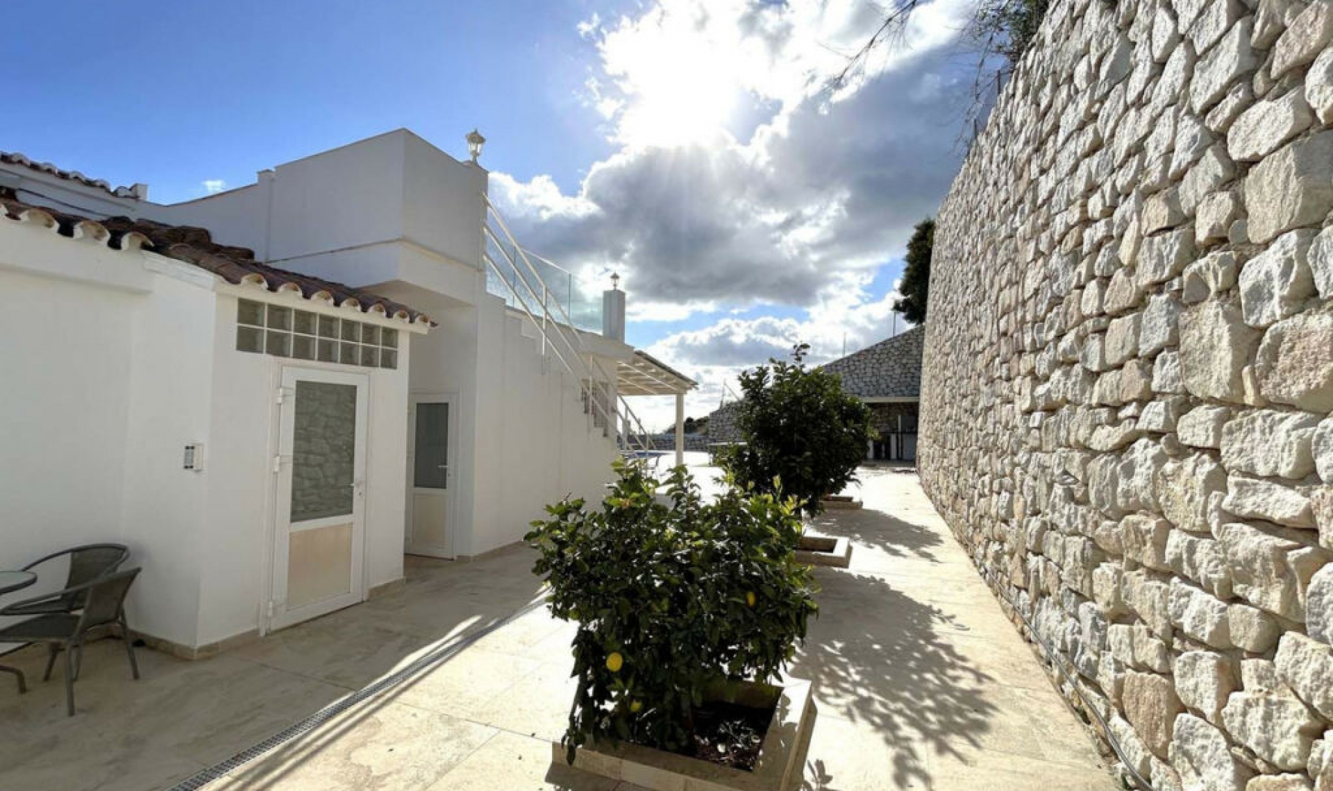 Resale - House -
El Faro