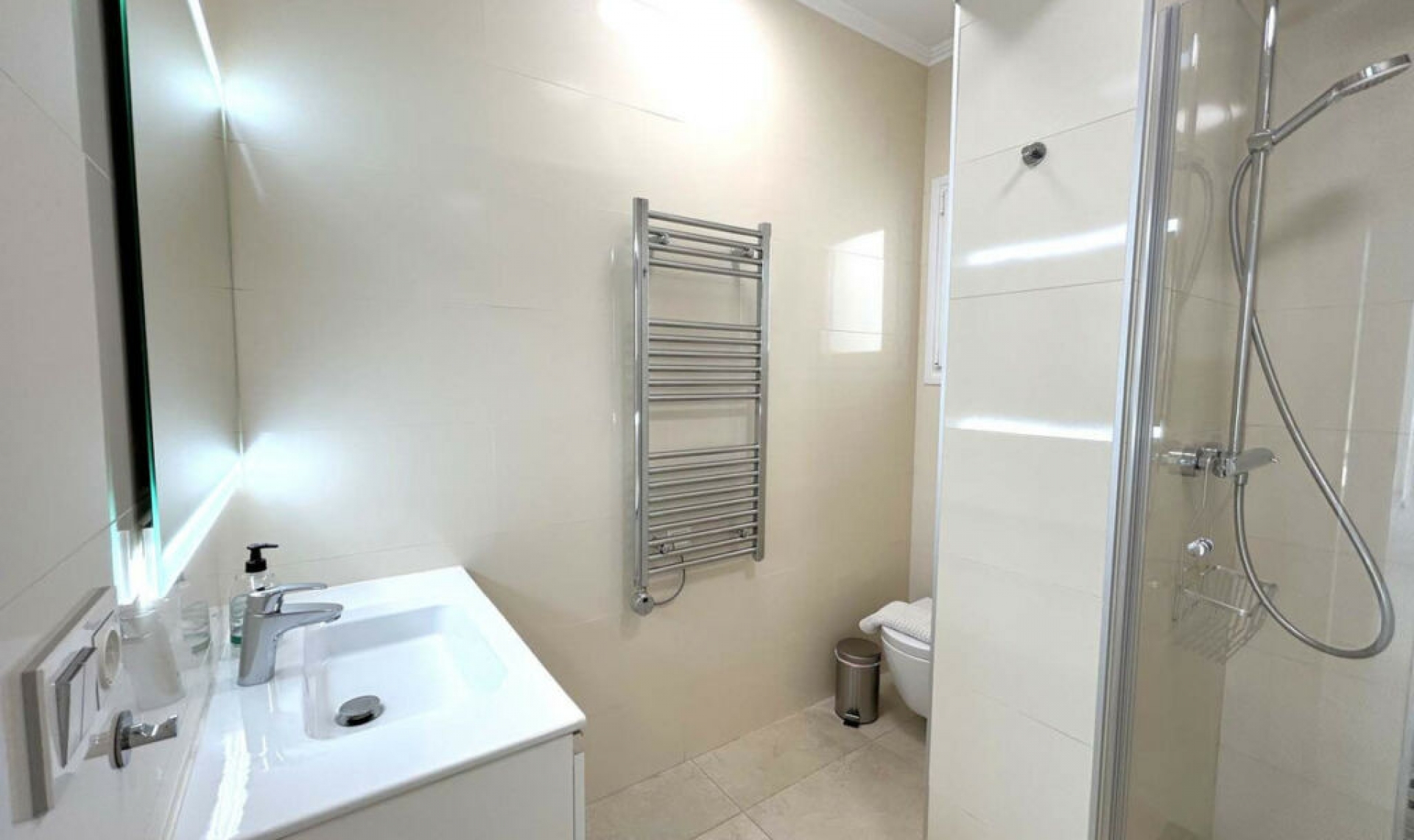 Resale - House -
El Faro