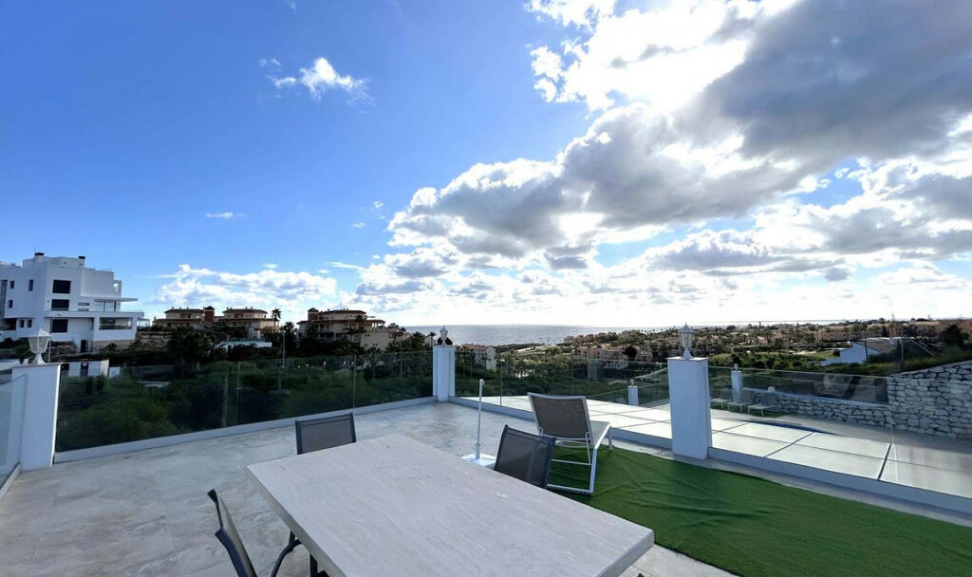 Resale - House -
El Faro