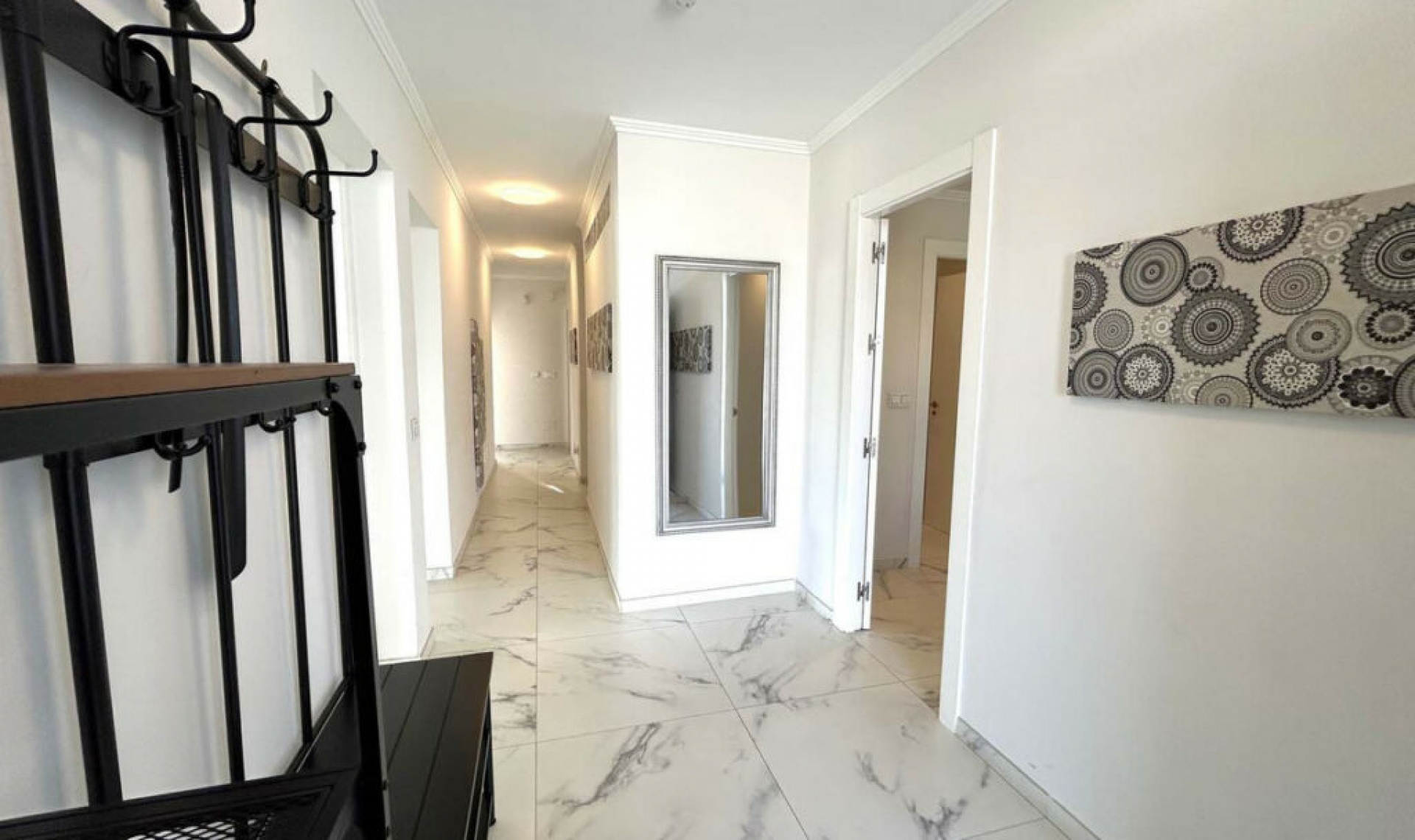 Resale - House -
El Faro