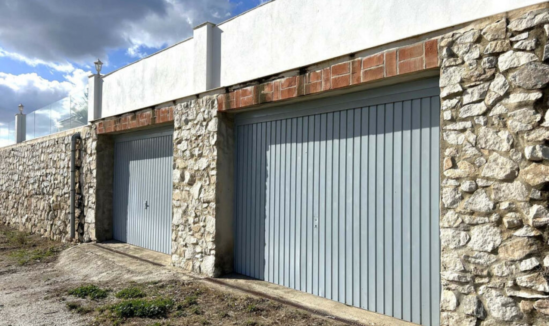 Resale - House -
El Faro