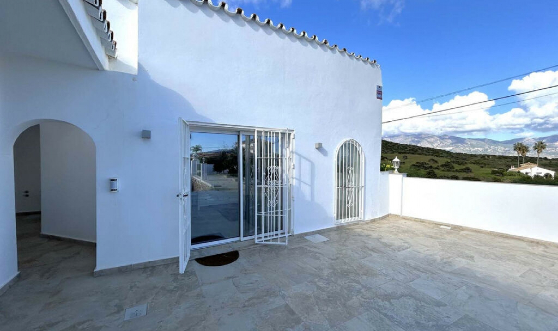 Resale - House -
El Faro