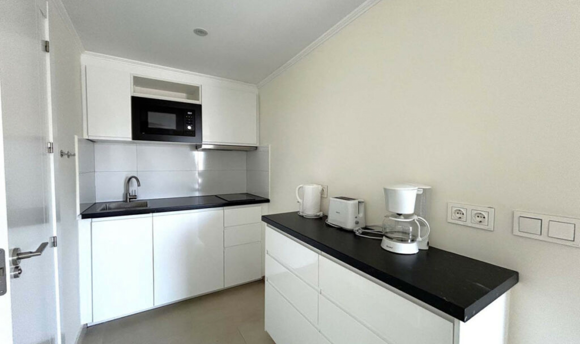 Resale - House -
El Faro