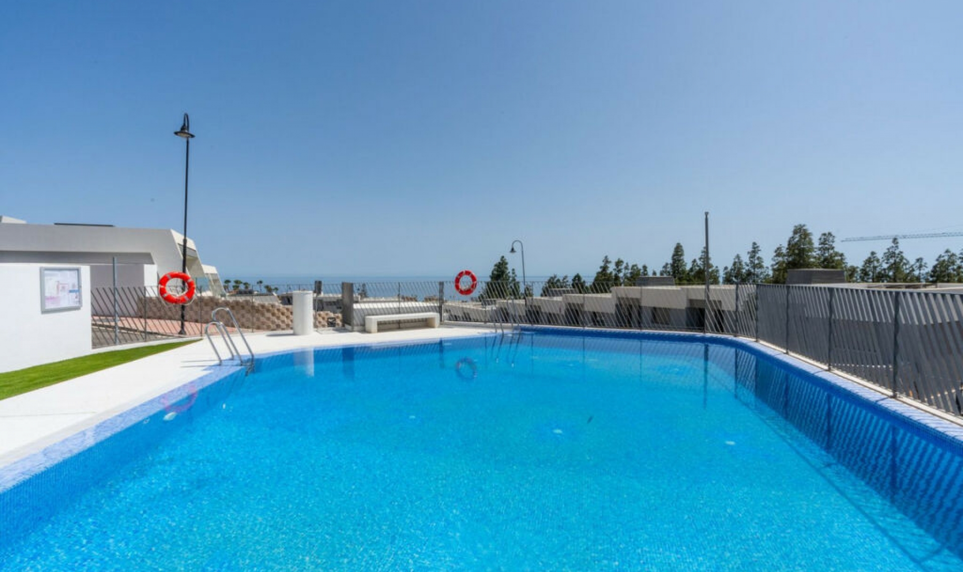 Resale - House -
El Faro