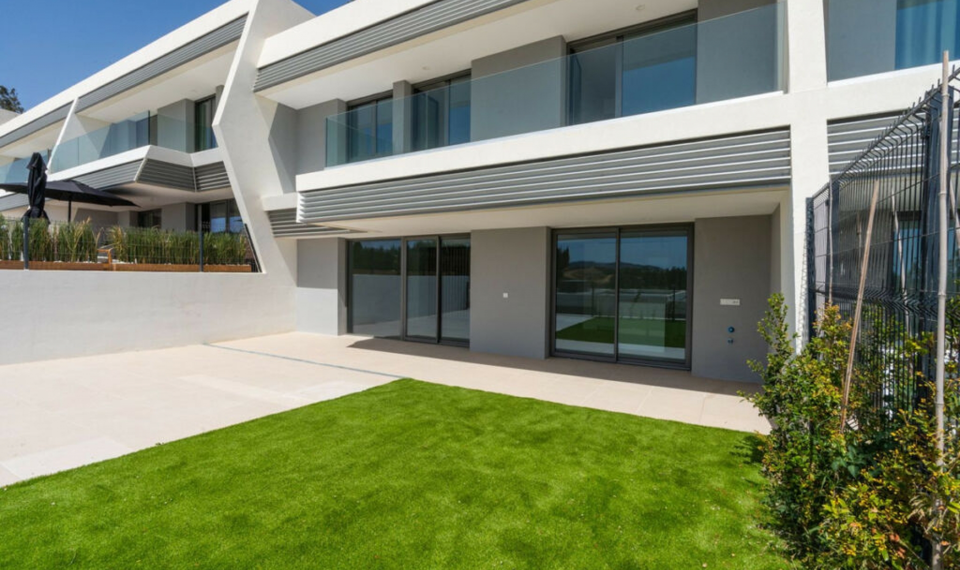 Resale - House -
El Faro