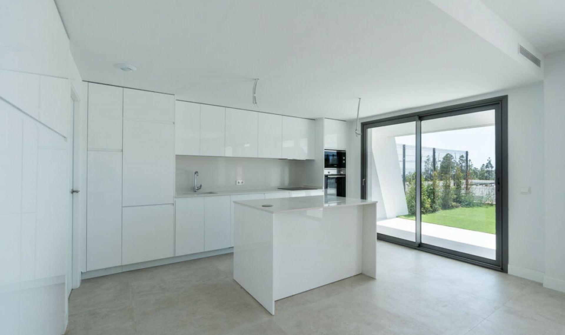 Resale - House -
El Faro