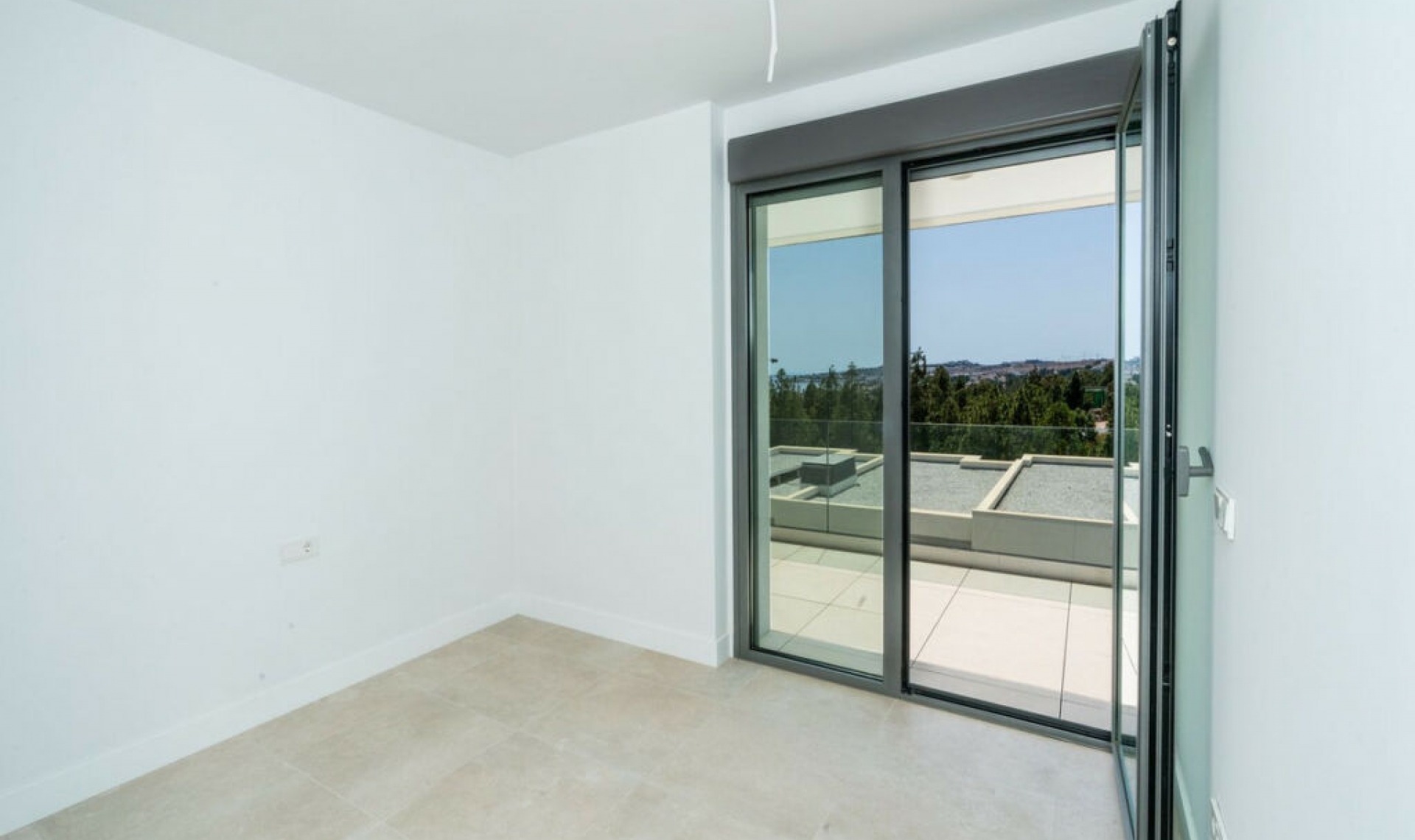 Resale - House -
El Faro