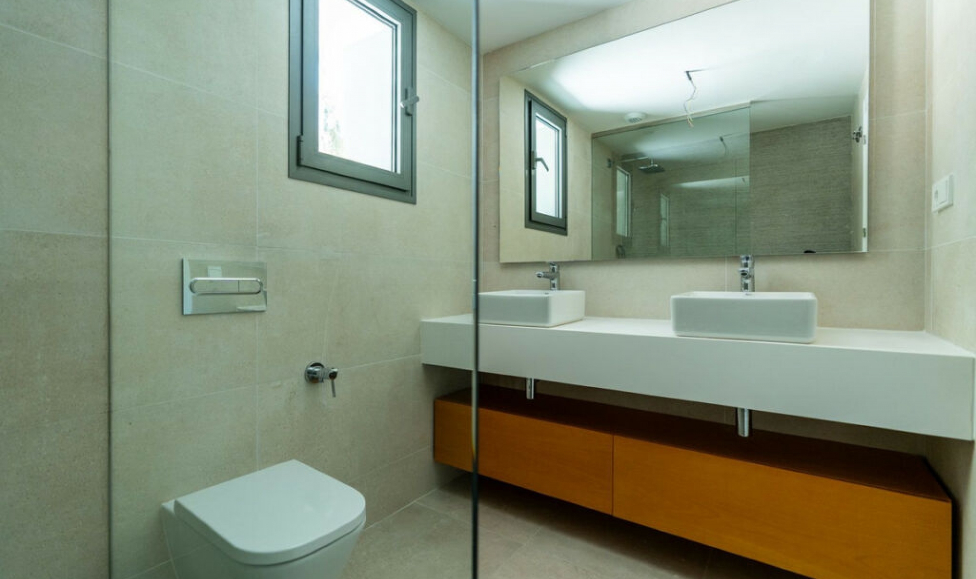 Resale - House -
El Faro