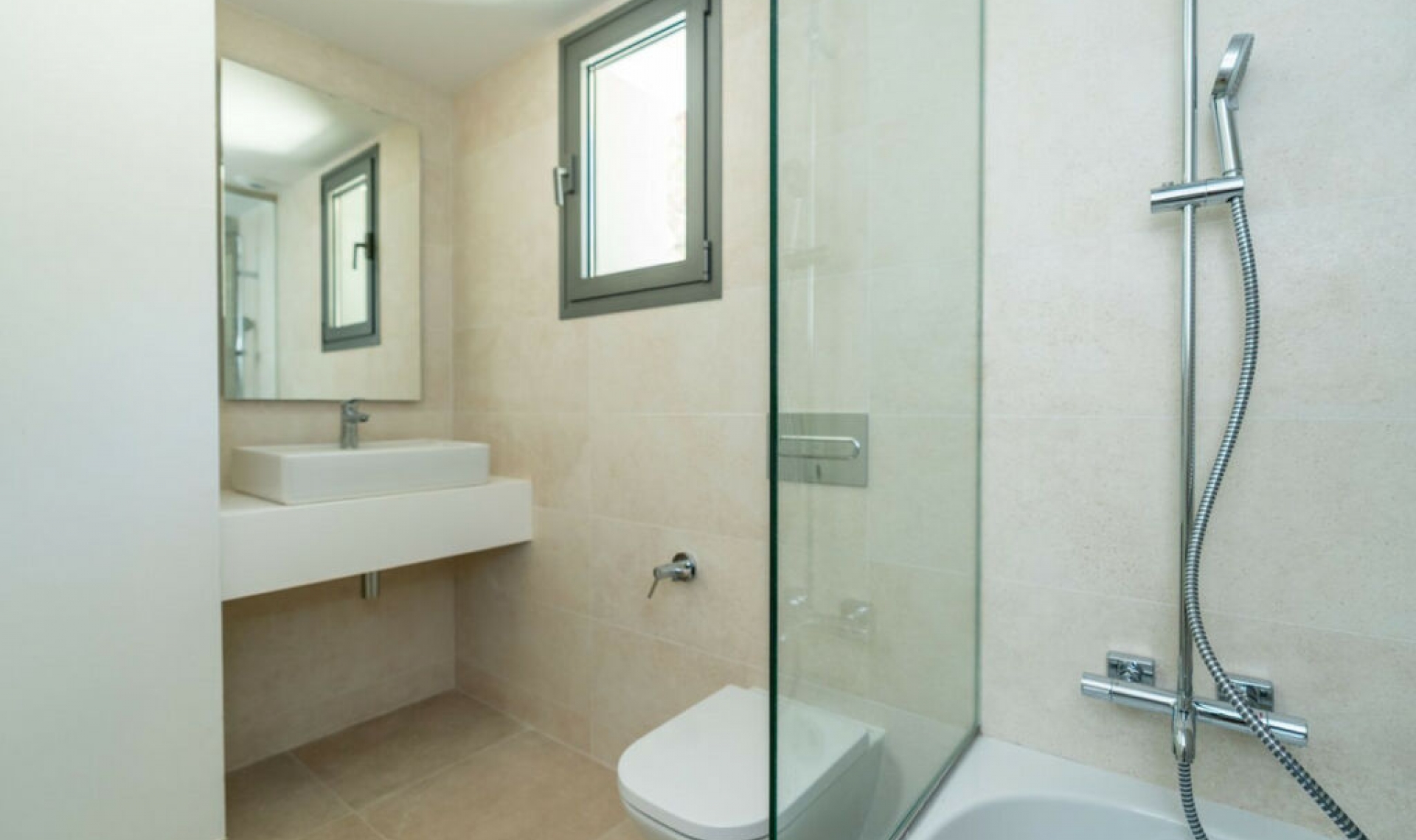 Resale - House -
El Faro