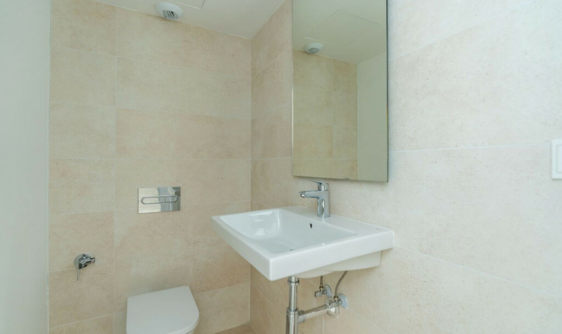 Resale - House -
El Faro