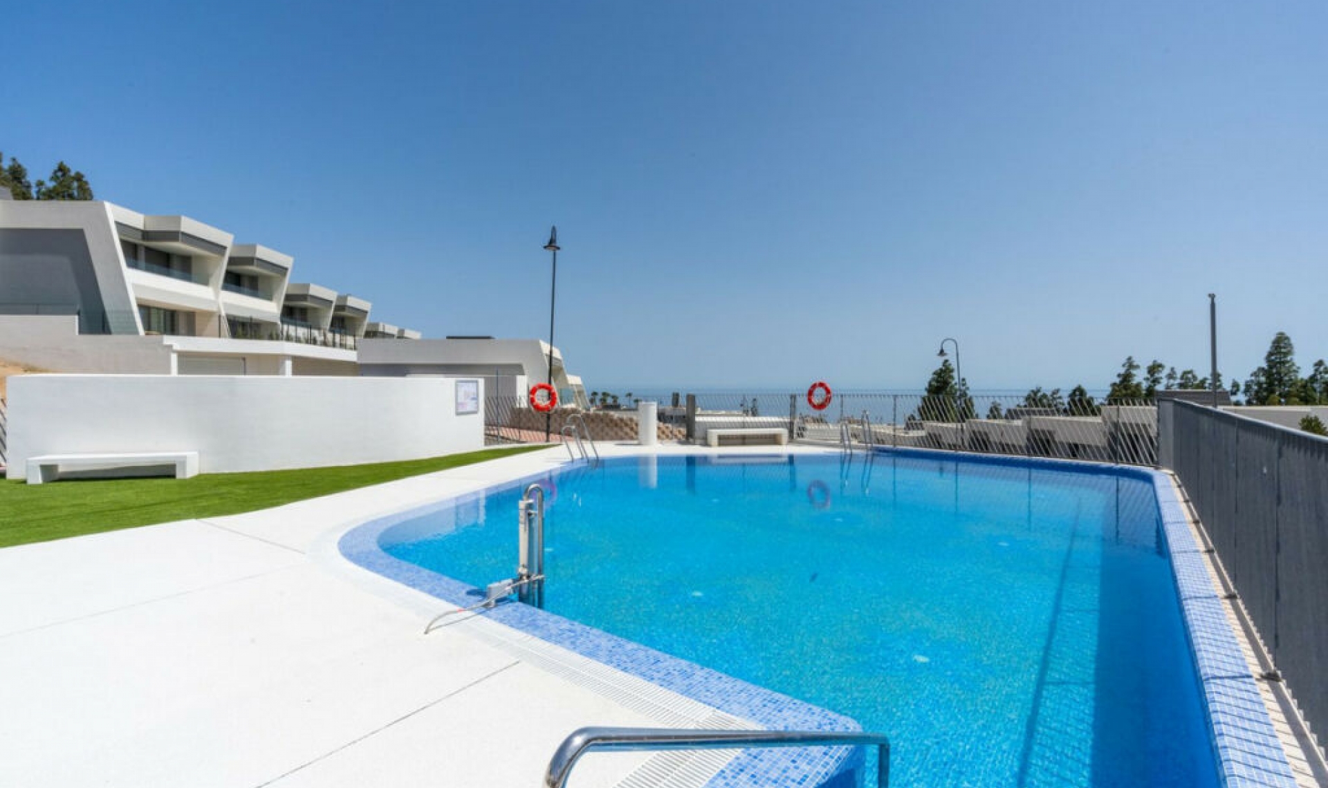 Resale - House -
El Faro