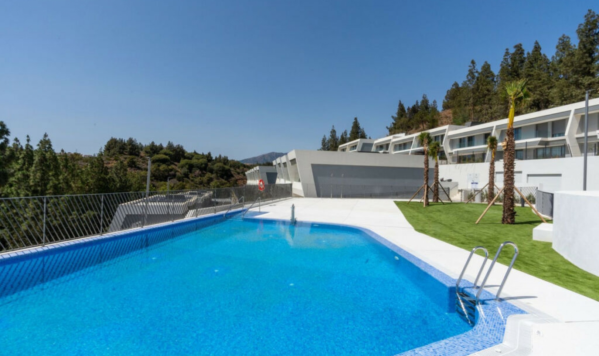 Resale - House -
El Faro