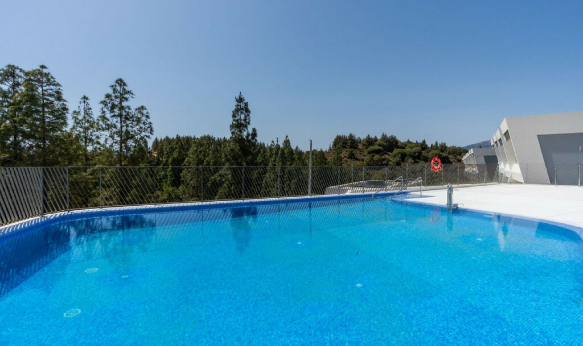 Resale - House -
El Faro