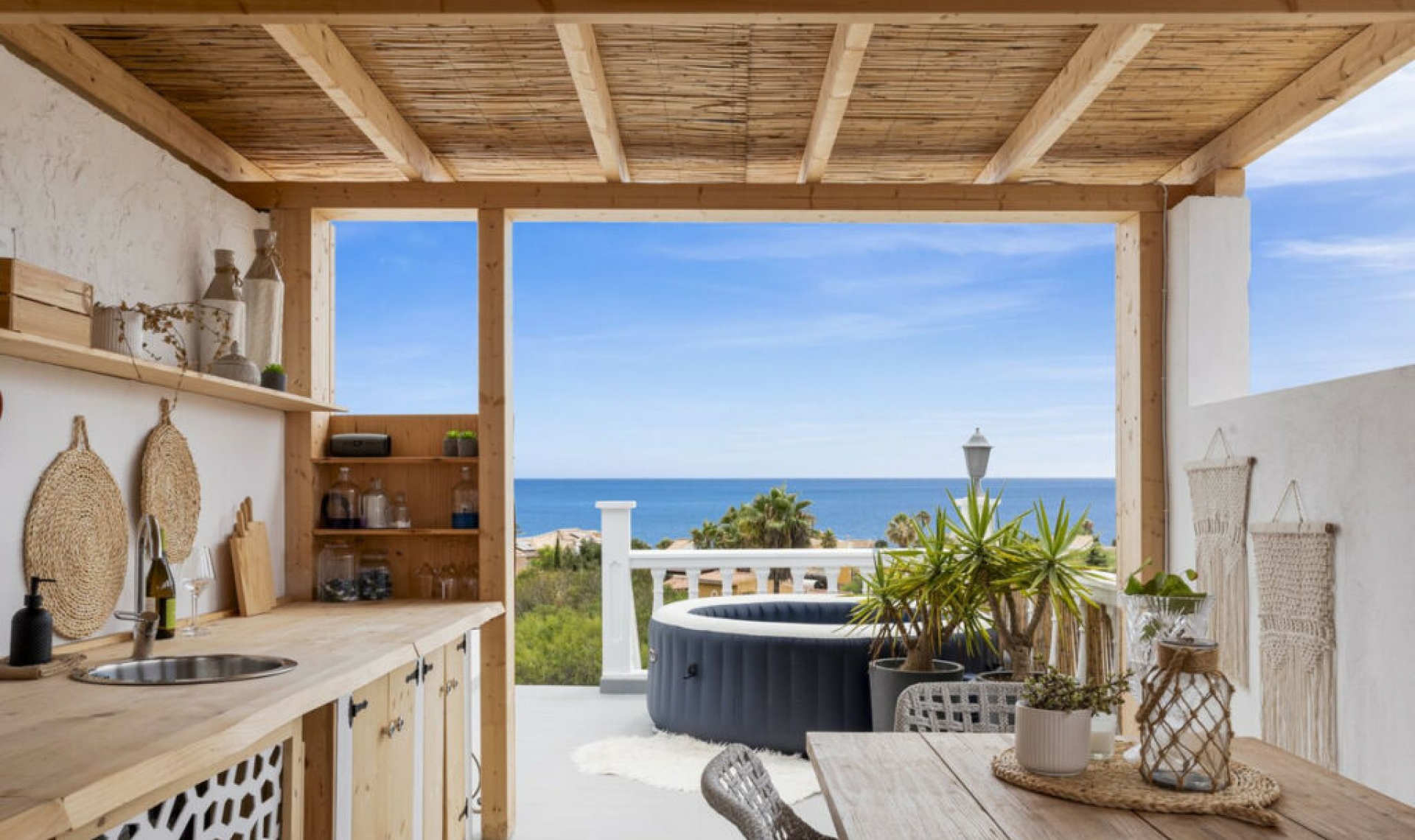 Resale - House -
El Faro