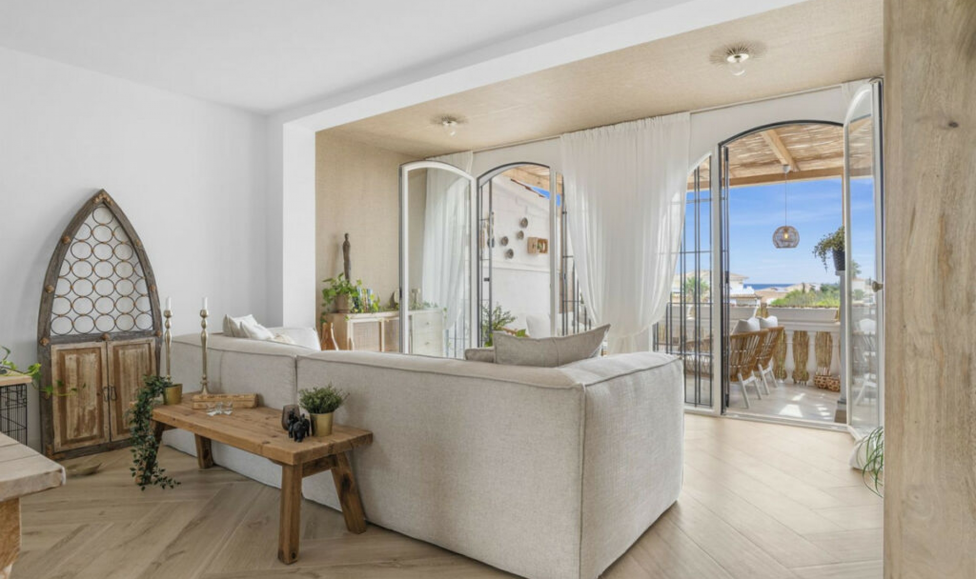 Resale - House -
El Faro