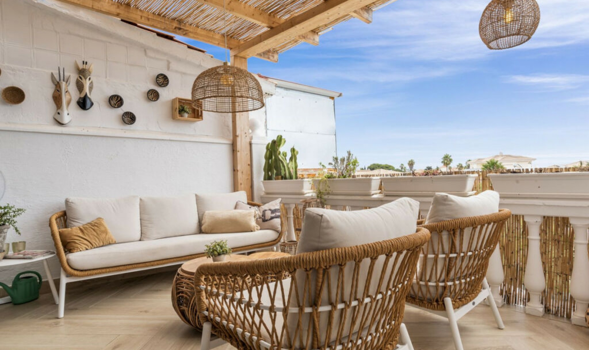 Resale - House -
El Faro