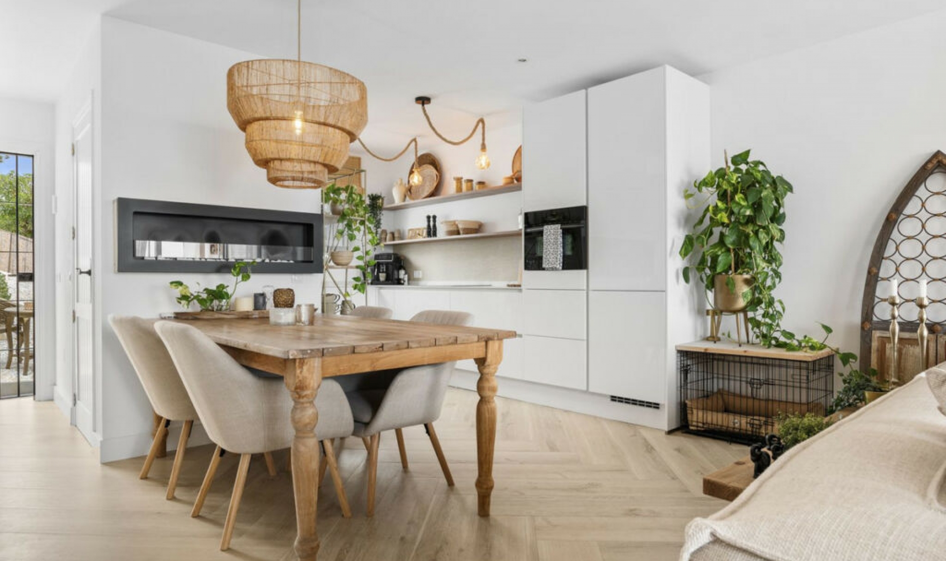 Resale - House -
El Faro