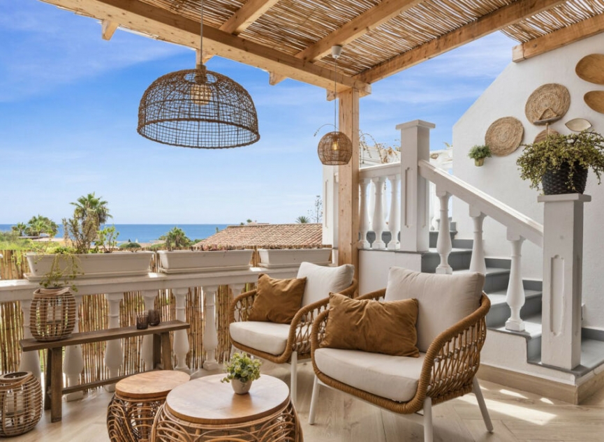 Resale - House -
El Faro