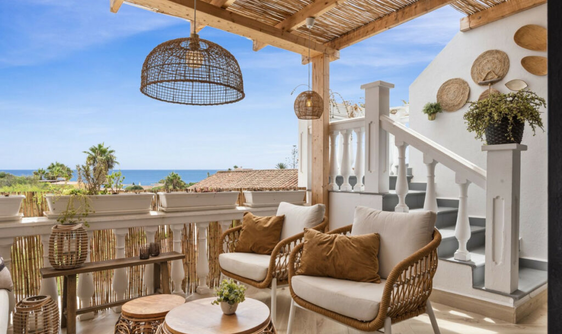 Resale - House -
El Faro