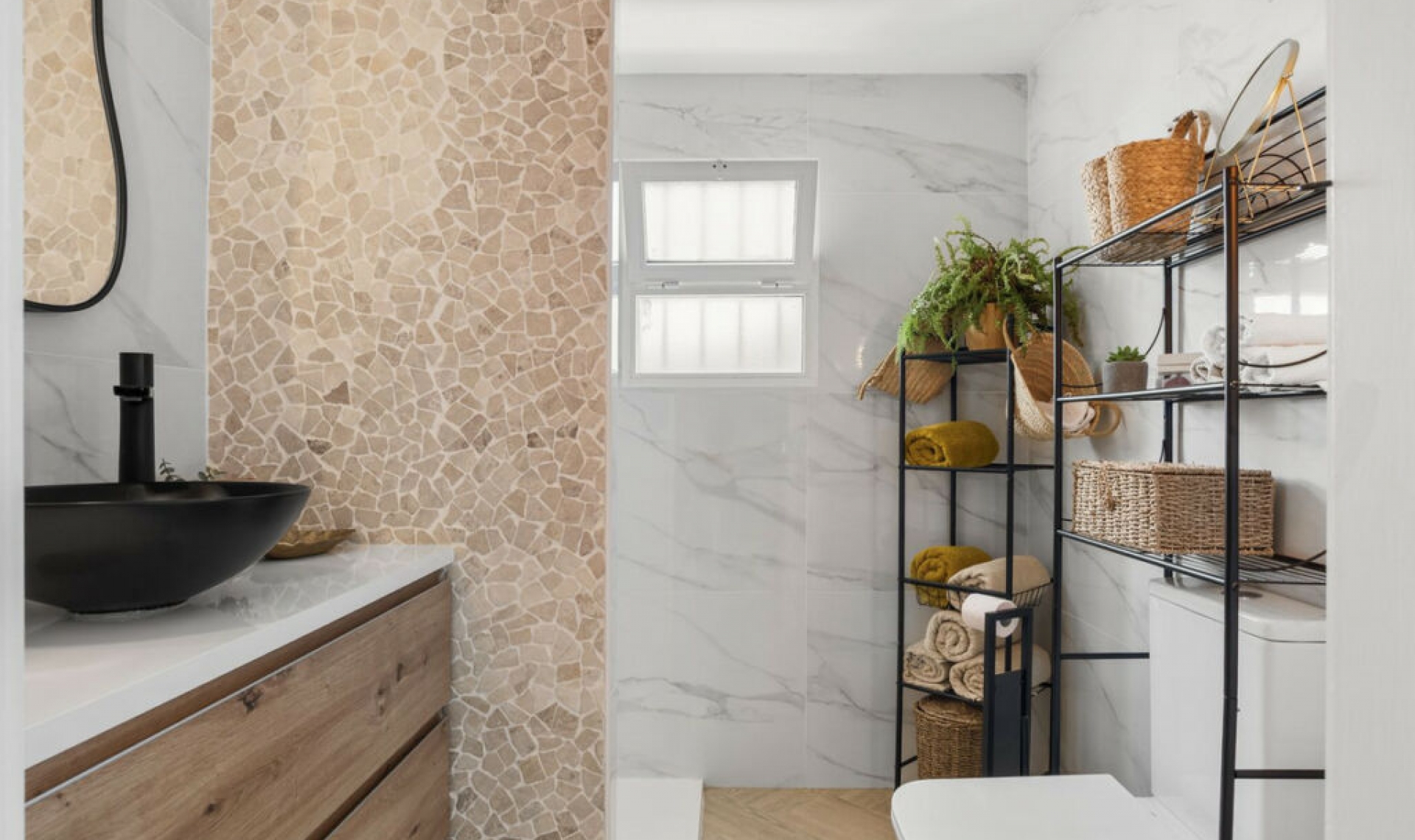 Resale - House -
El Faro