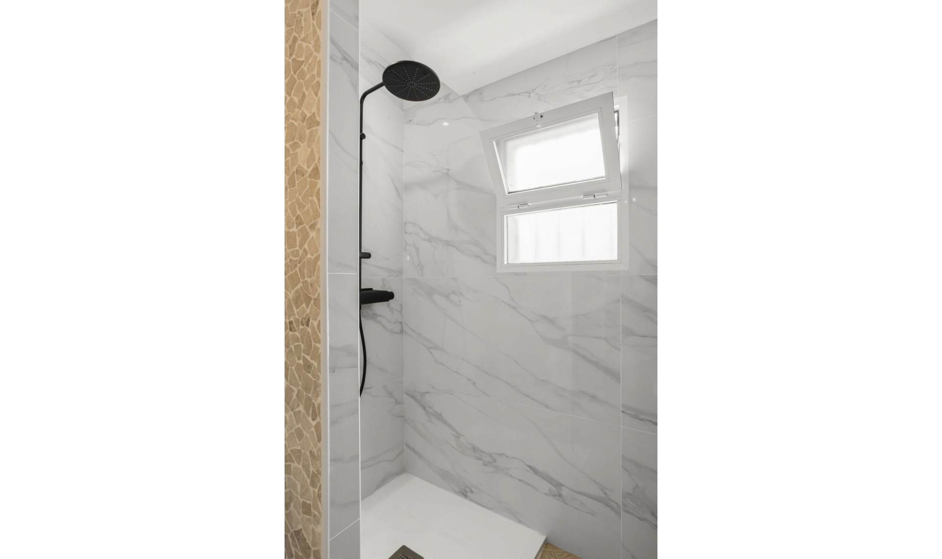 Resale - House -
El Faro