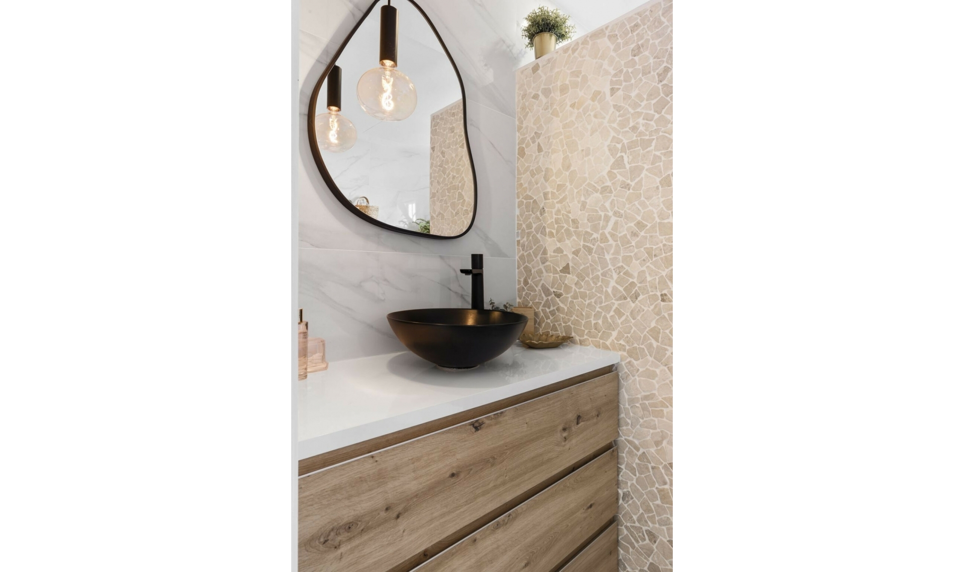 Resale - House -
El Faro