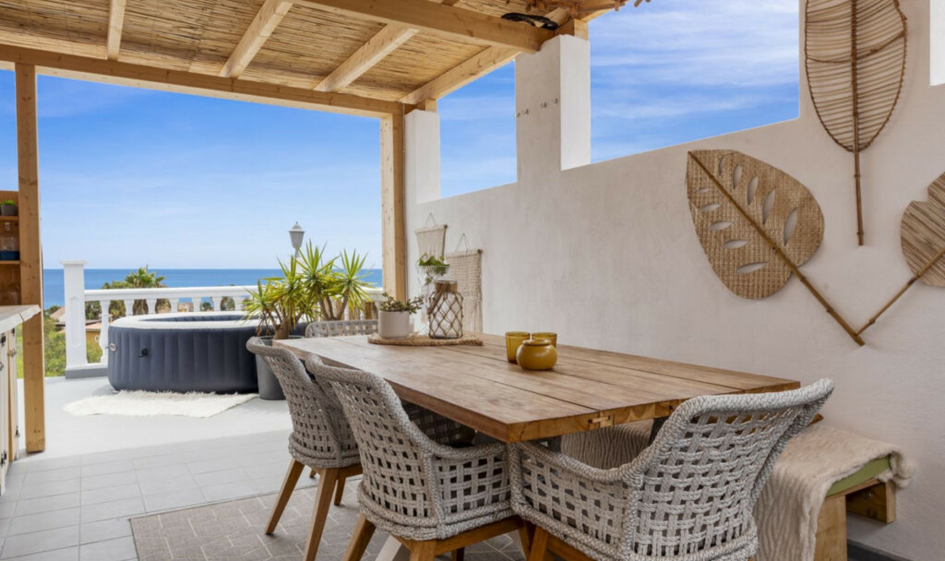 Resale - House -
El Faro