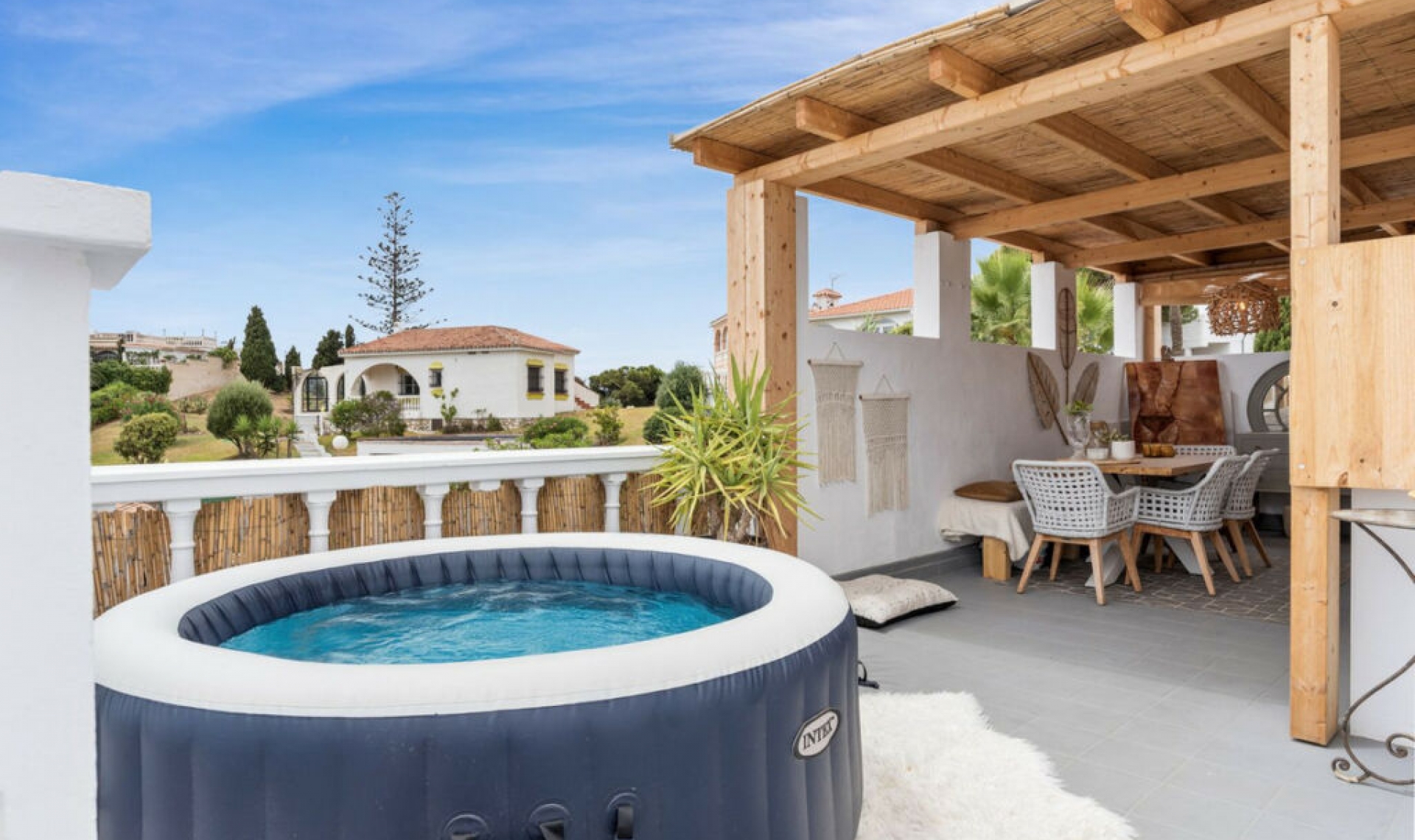 Resale - House -
El Faro