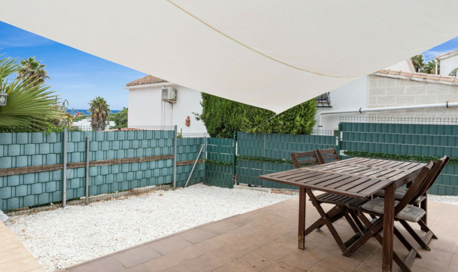 Resale - House -
El Faro