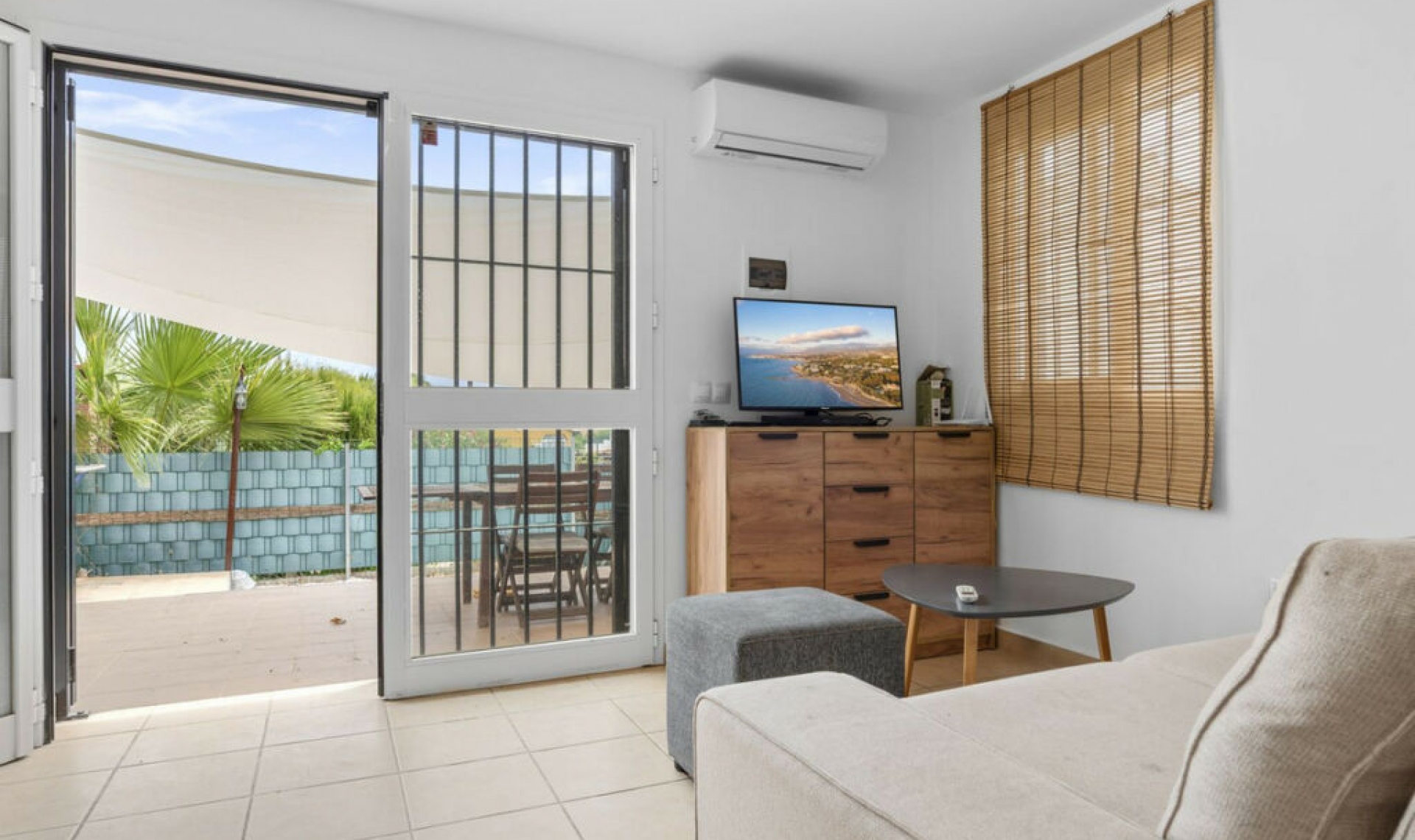 Resale - House -
El Faro