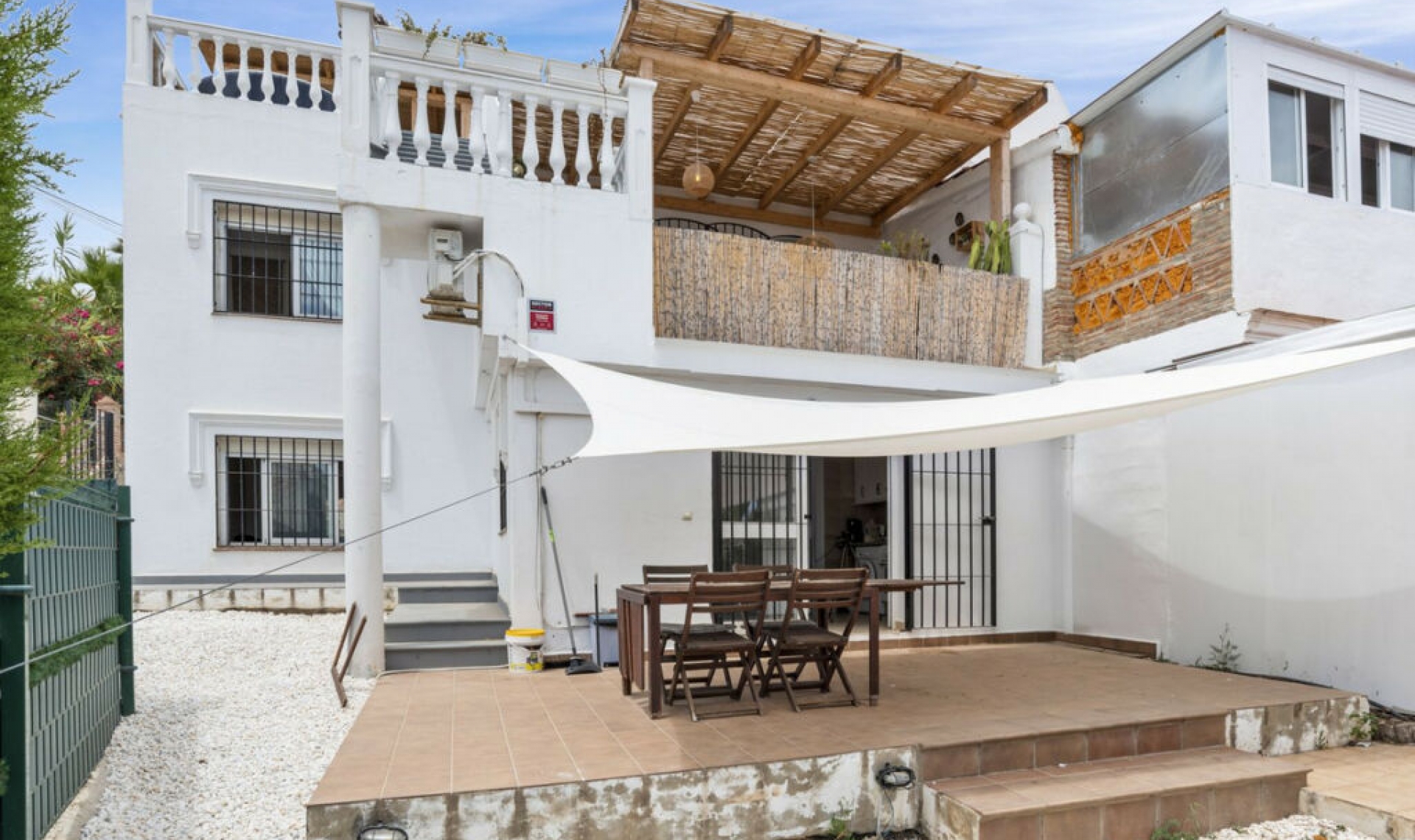 Resale - House -
El Faro