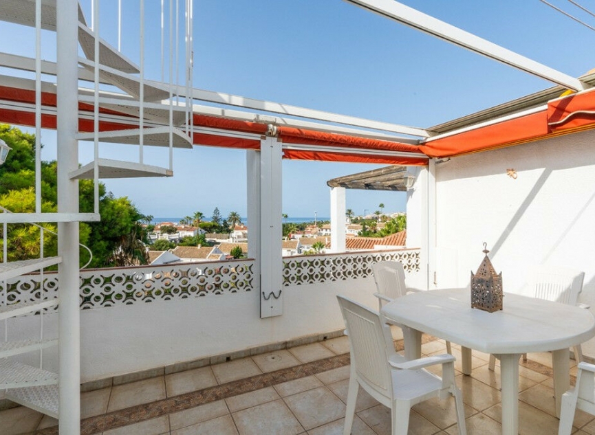 Resale - House -
El Faro