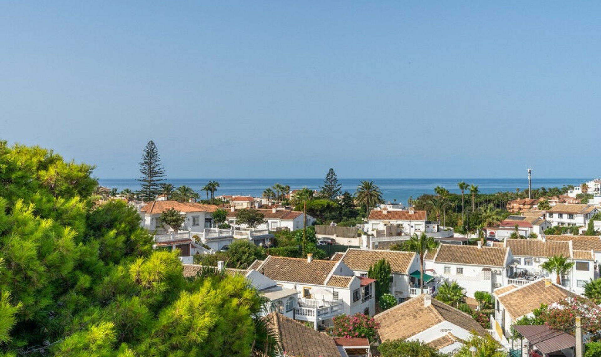 Resale - House -
El Faro