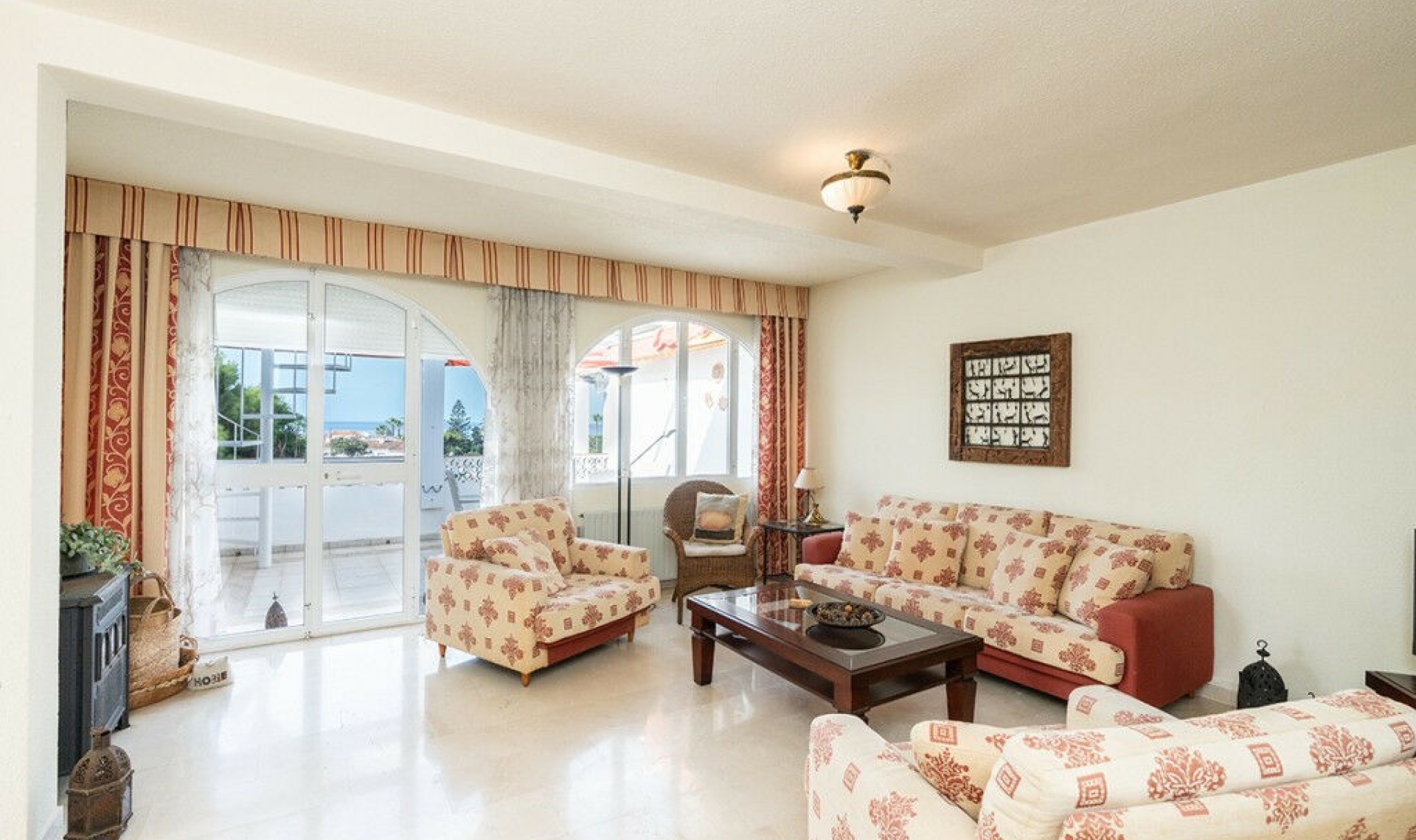 Resale - House -
El Faro