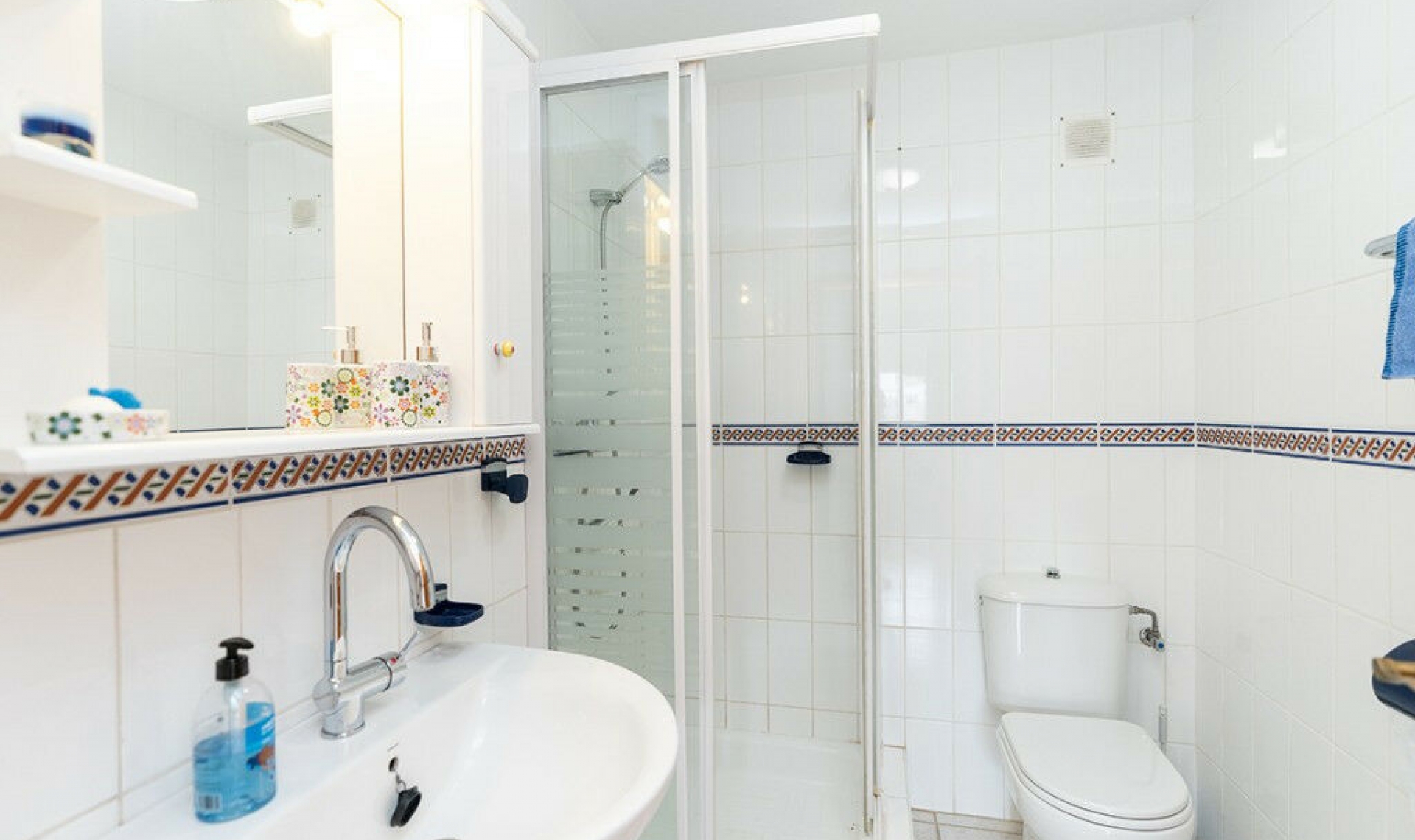 Resale - House -
El Faro