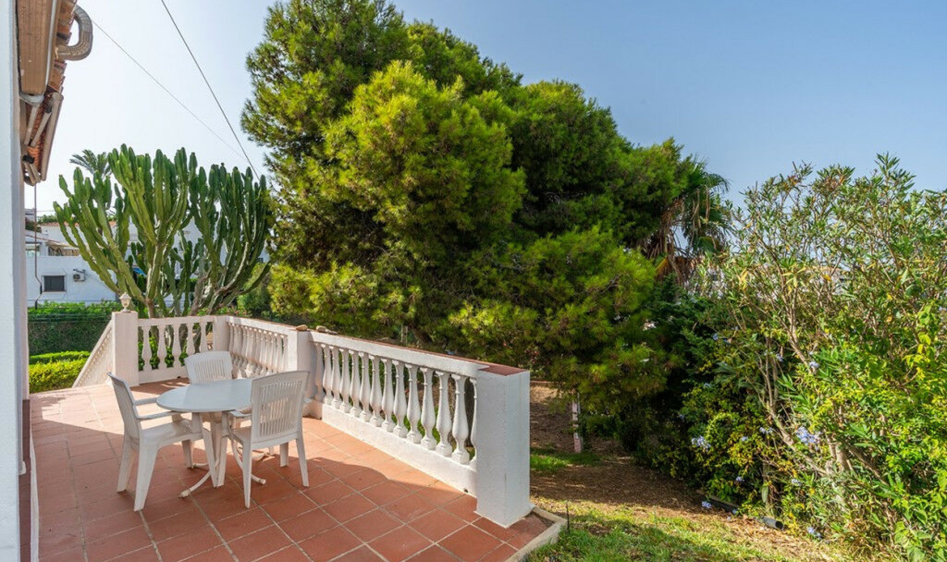 Resale - House -
El Faro