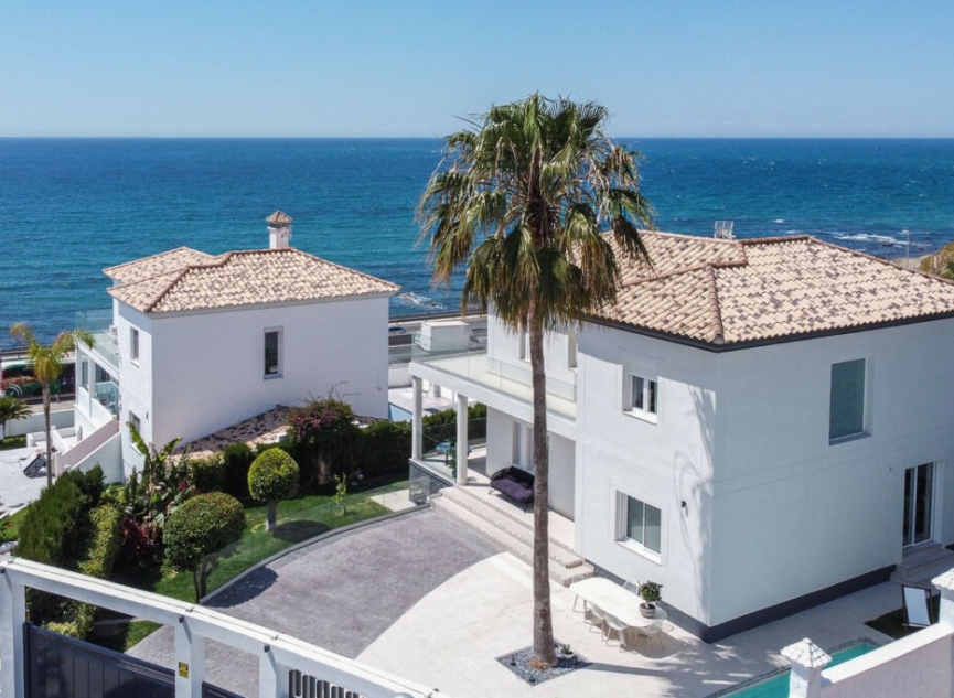 Resale - House -
El Faro