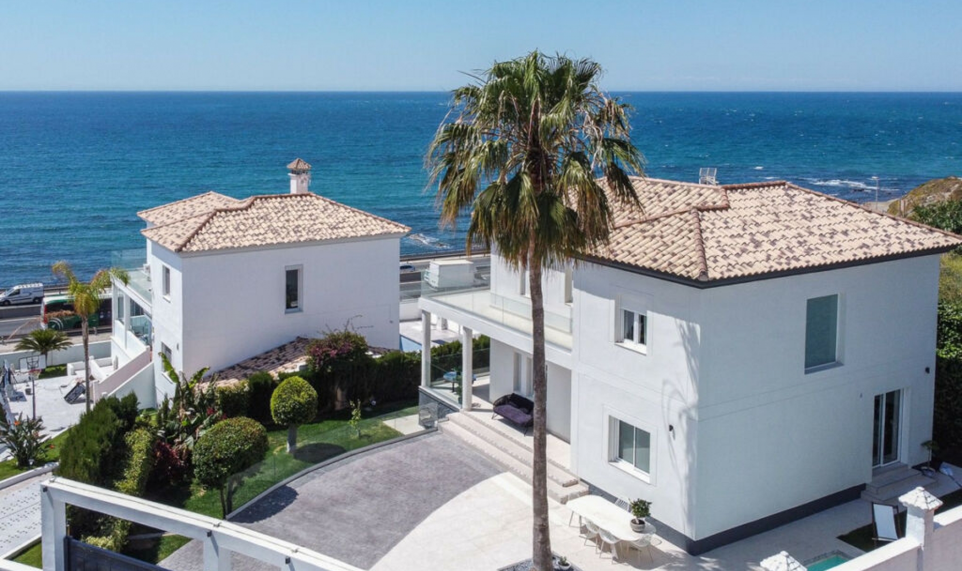 Resale - House -
El Faro