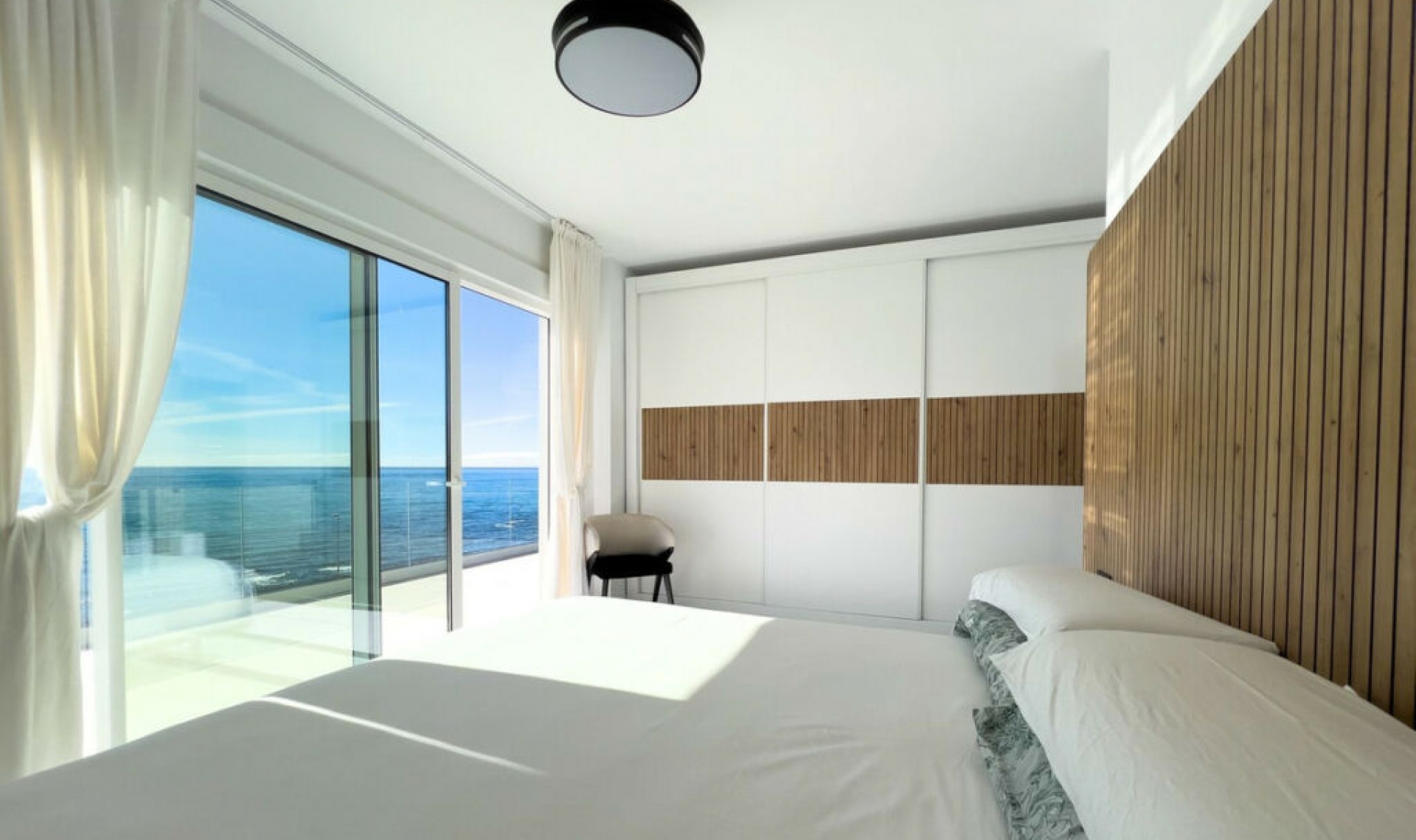 Resale - House -
El Faro