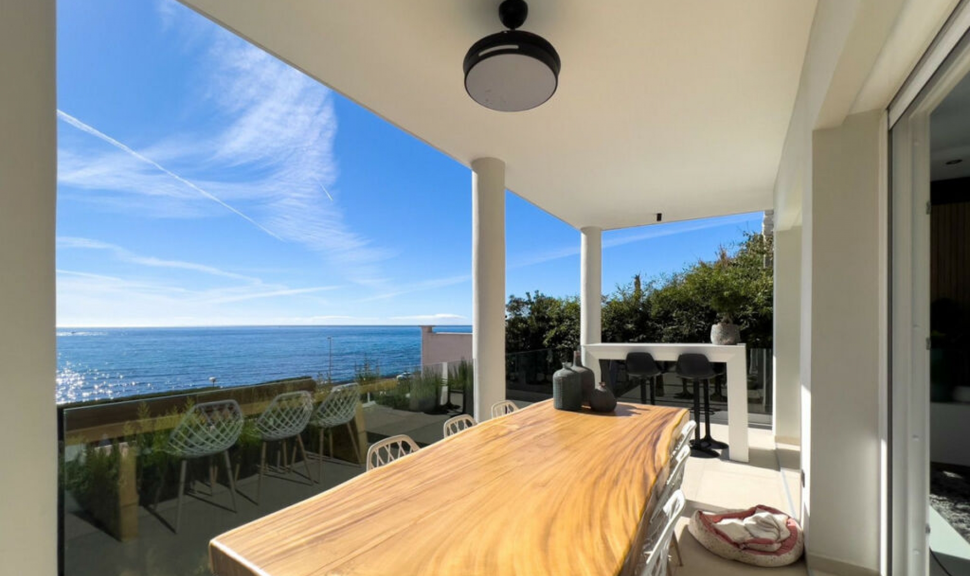 Resale - House -
El Faro